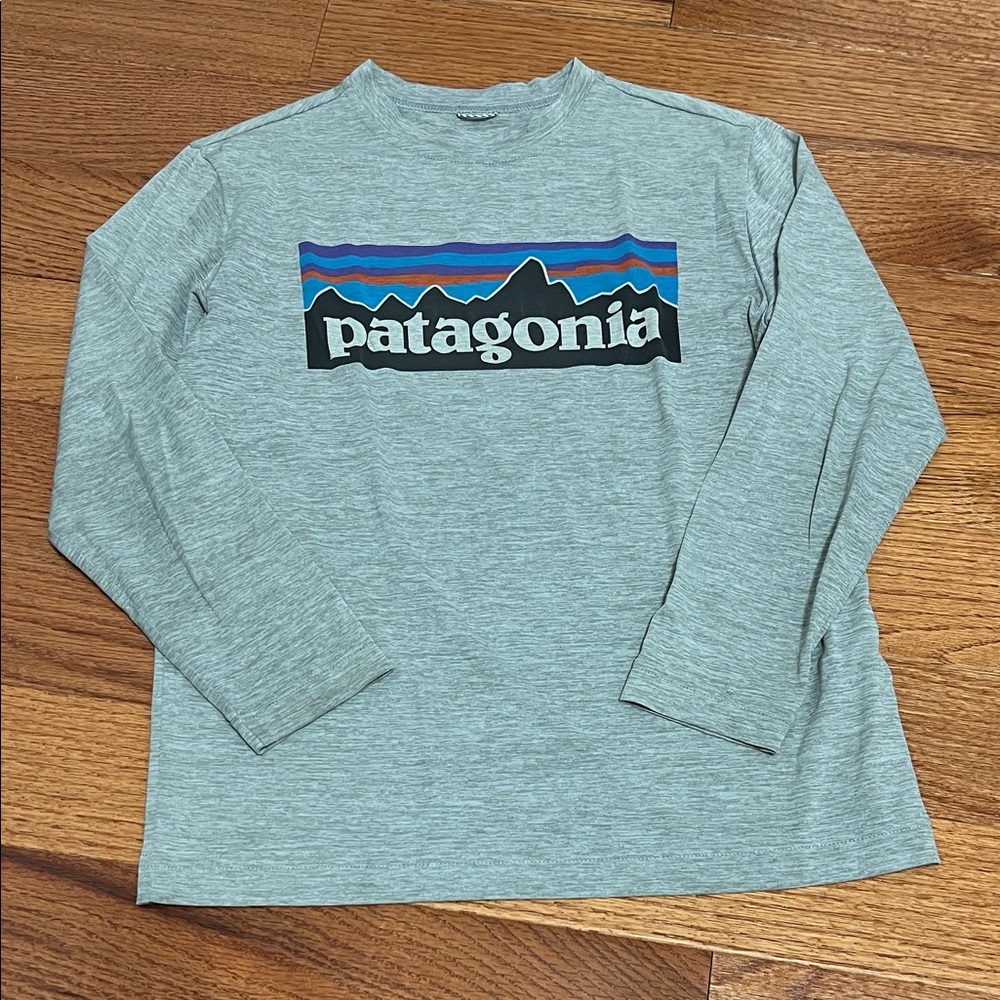 Patagonia Kids Long Sleeve Shirt Rash guard in Gray with Blue Accents